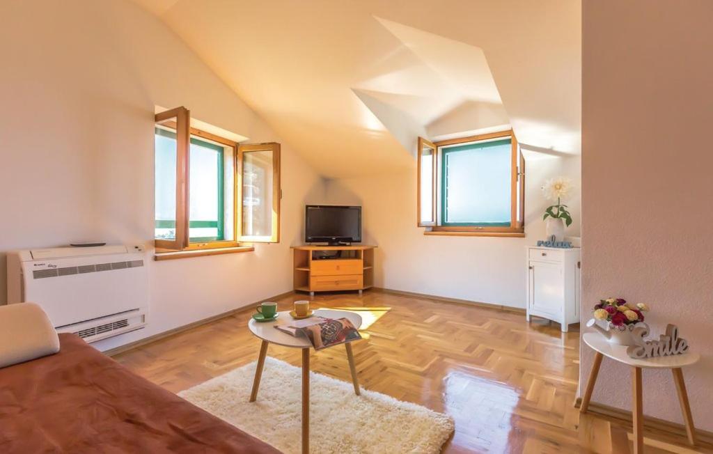 Vacation Apartments Feniks Tučepi Εξωτερικό φωτογραφία